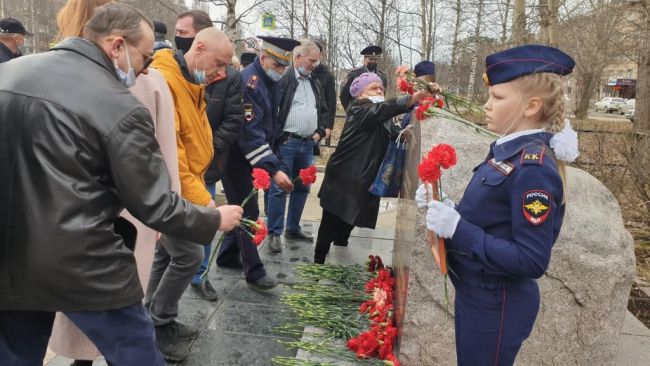 В Ухте почтили память милиционеров, погибших в 1995 году